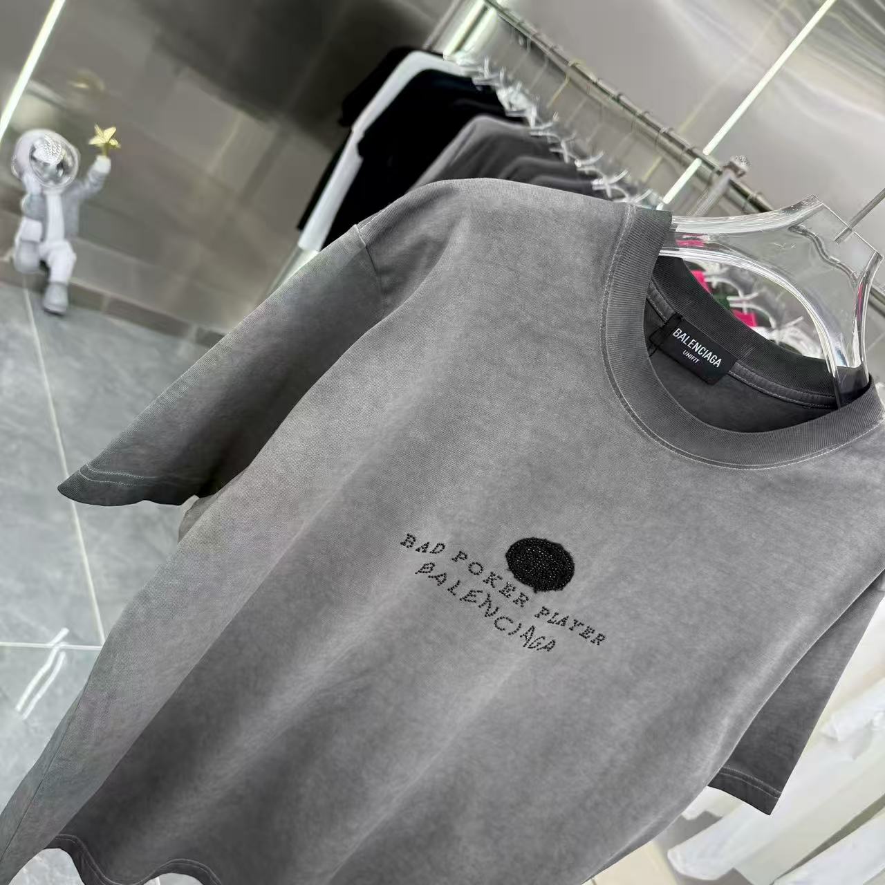 New round neck short sleeved shirt