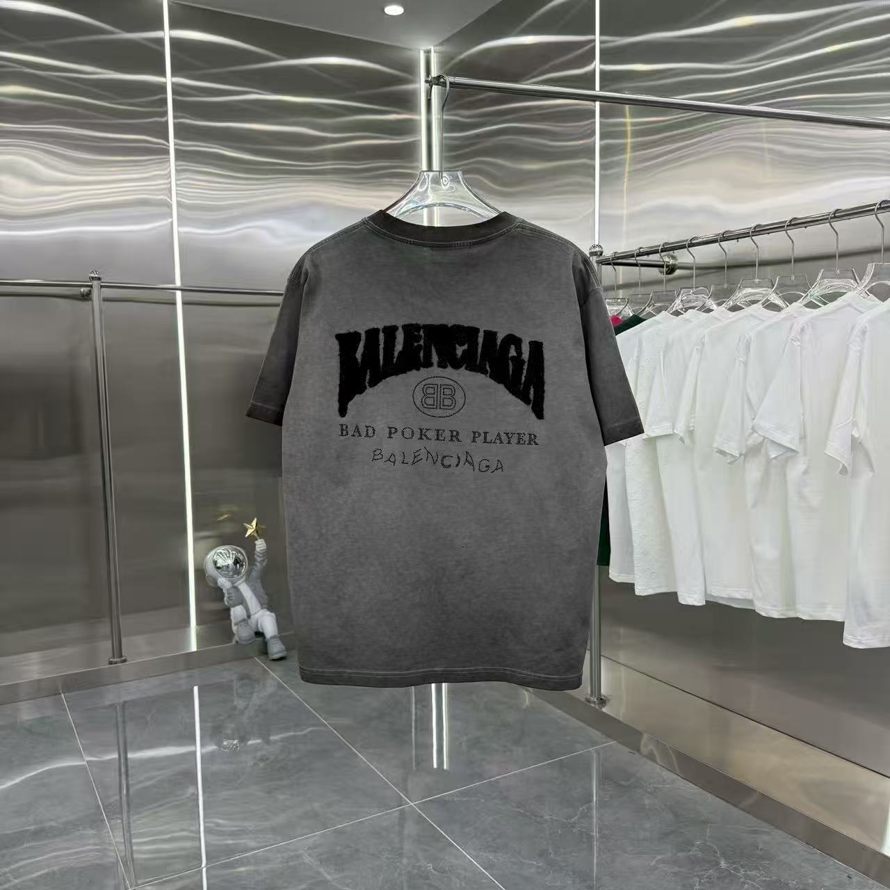 New round neck short sleeved shirt