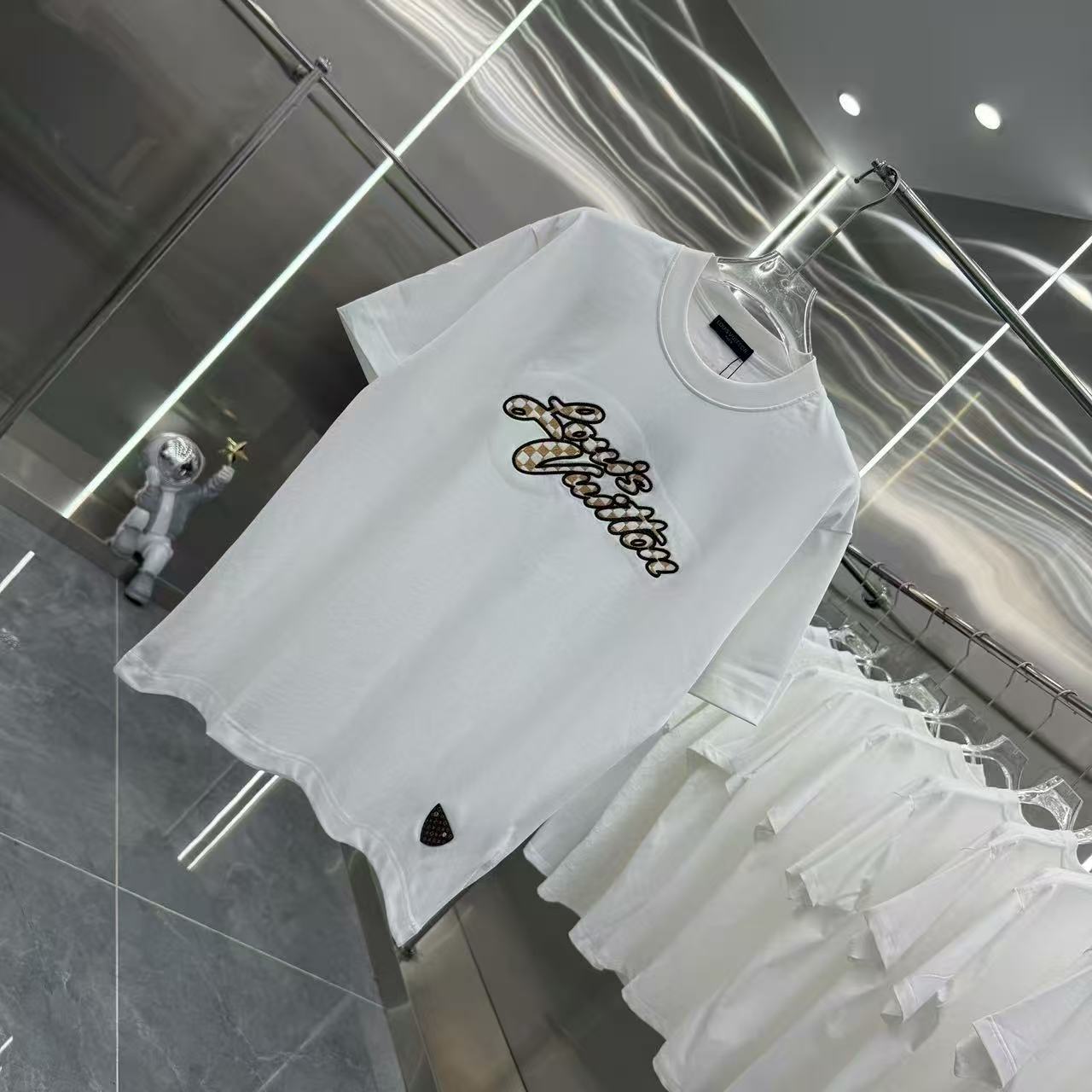 New round neck short sleeved shirt