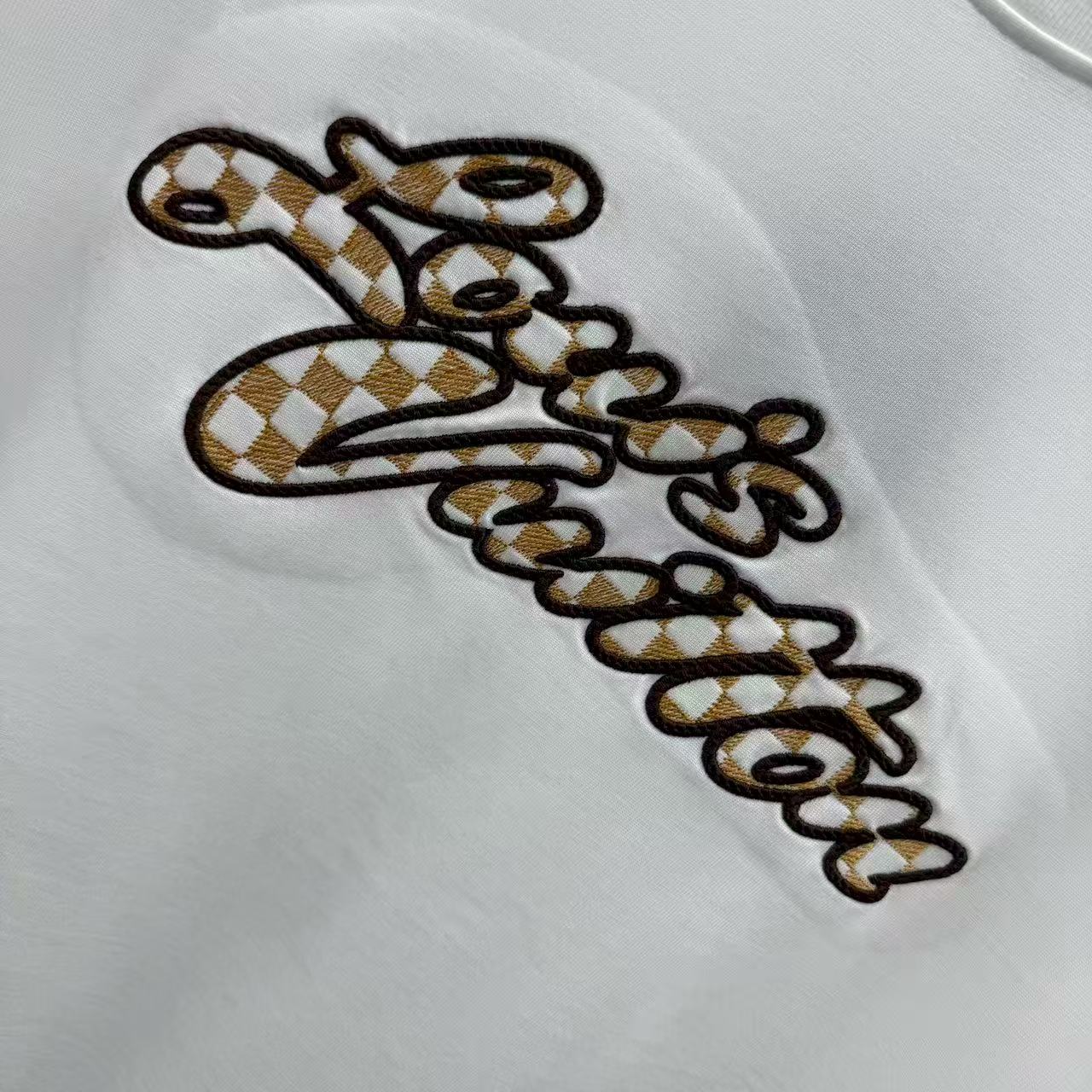 New round neck short sleeved shirt