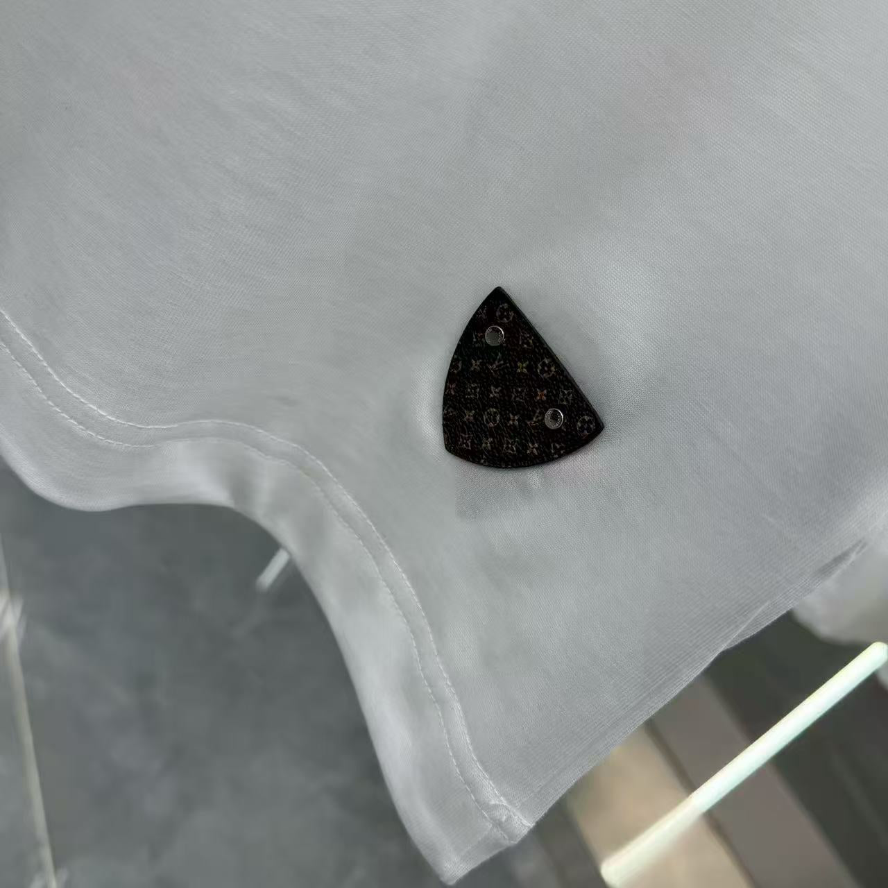 New round neck short sleeved shirt