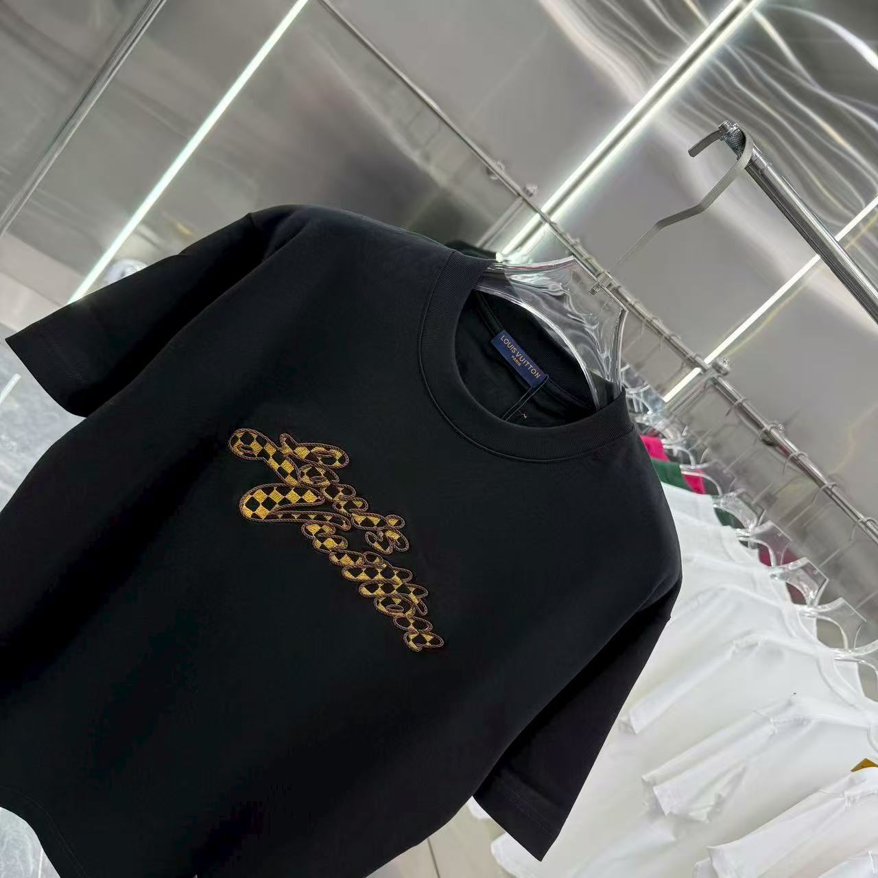 New round neck short sleeved shirt