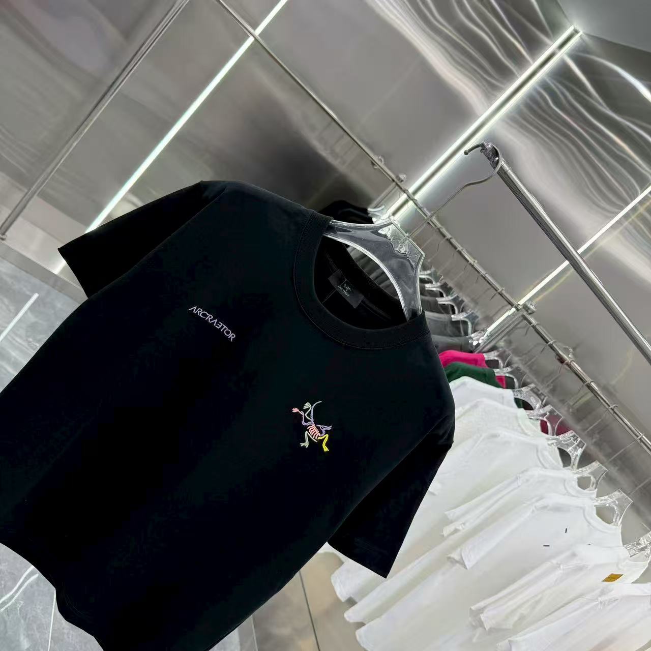 New Embroidered Short Sleeves