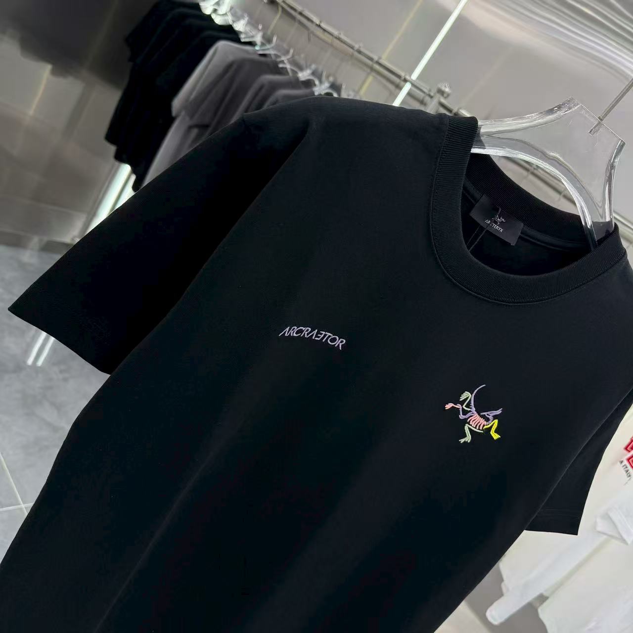 New Embroidered Short Sleeves