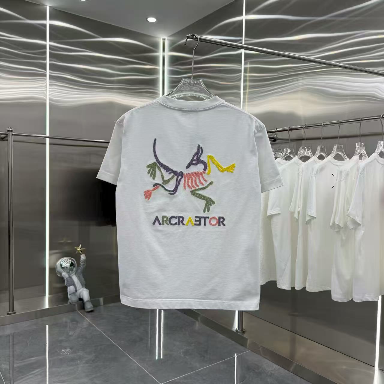 New Embroidered Short Sleeves