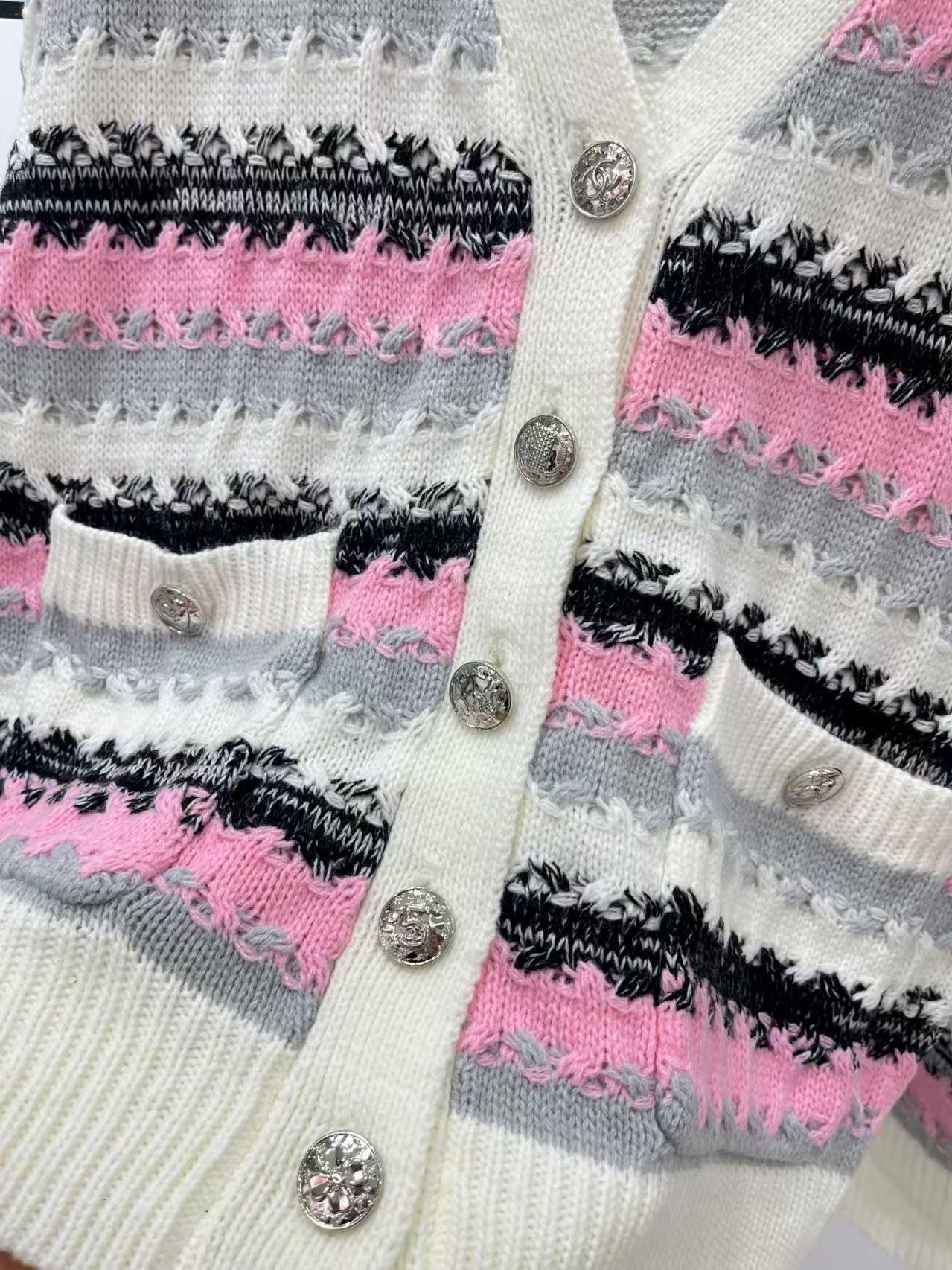 Striped striped V-neck pocket cardigan