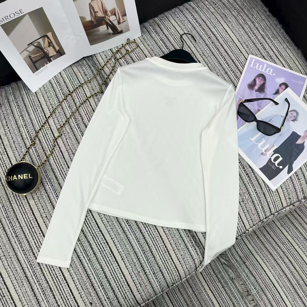 Women's sequined letter printed round neck long sleeved shirt