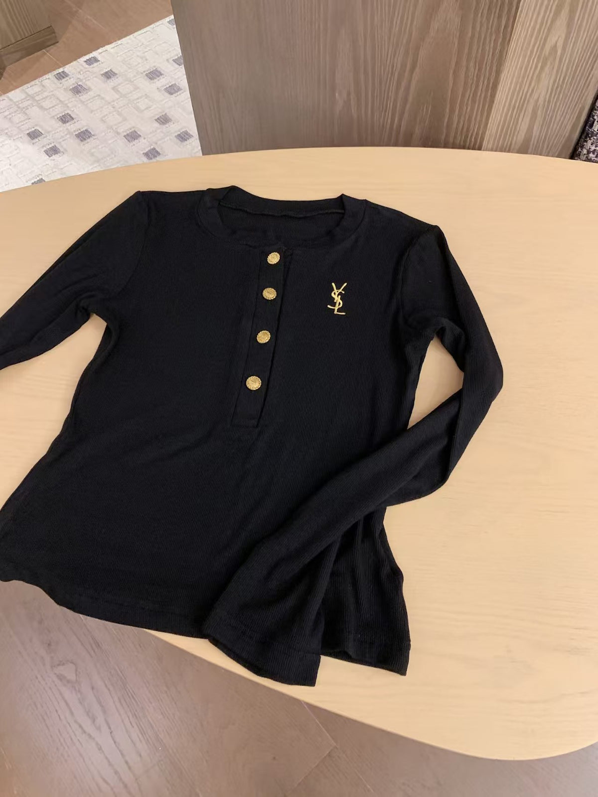 Women's embroidered long sleeves