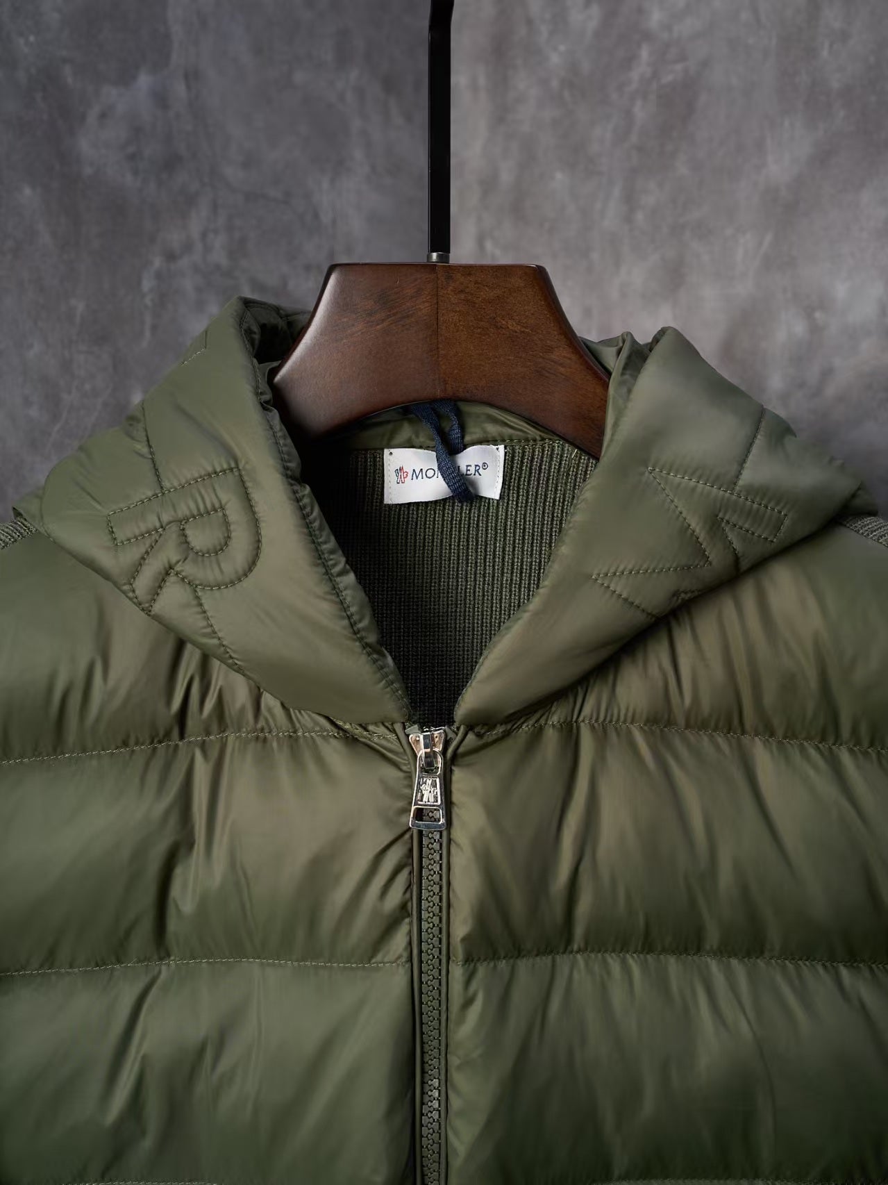 Hooded down jacket