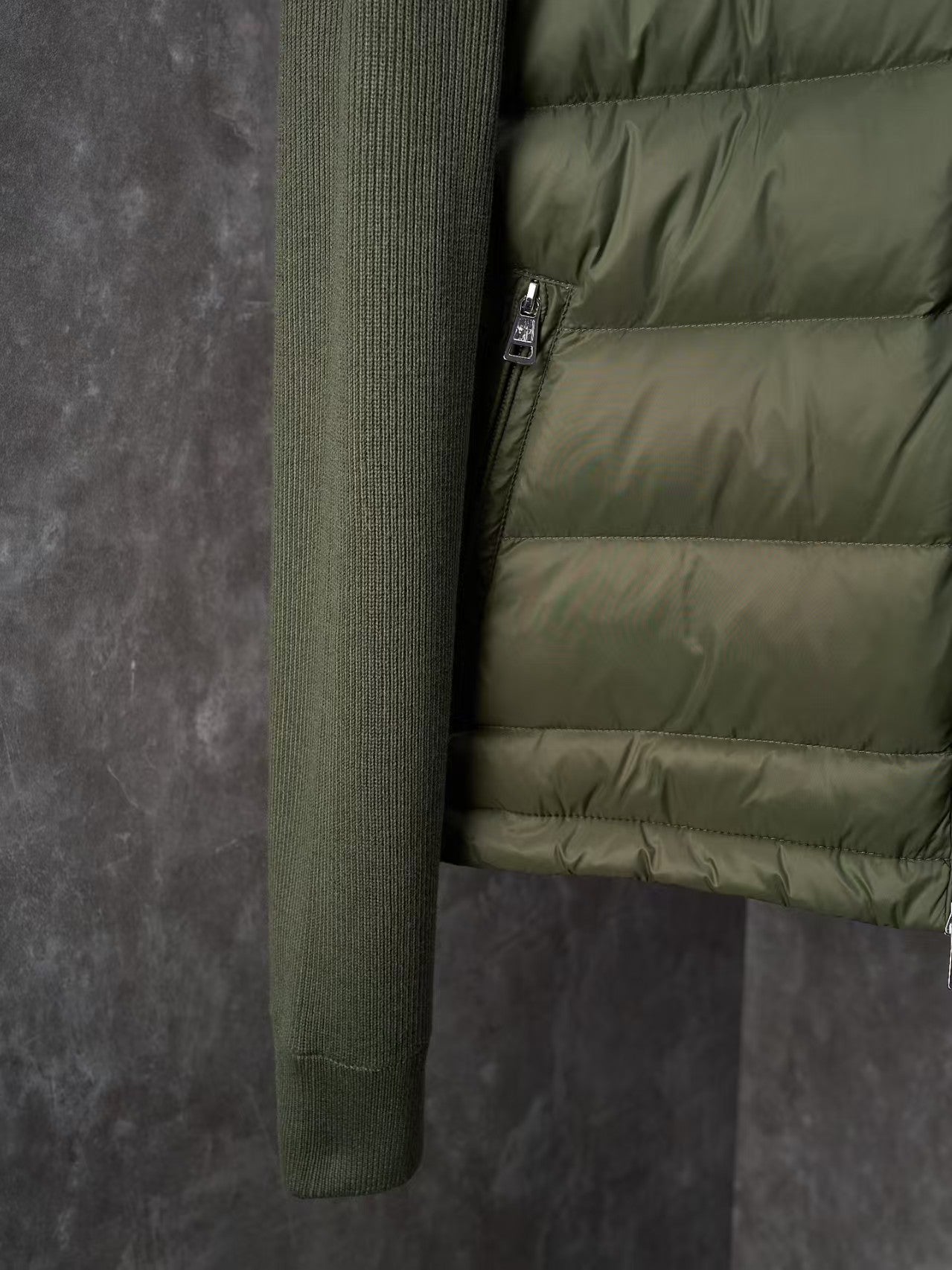 Hooded down jacket
