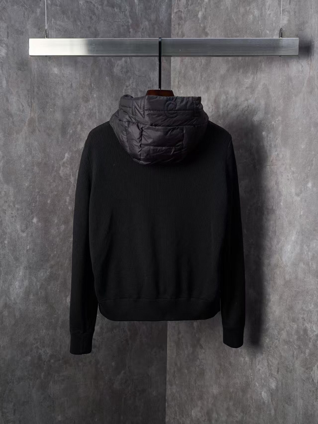 Hooded down jacket