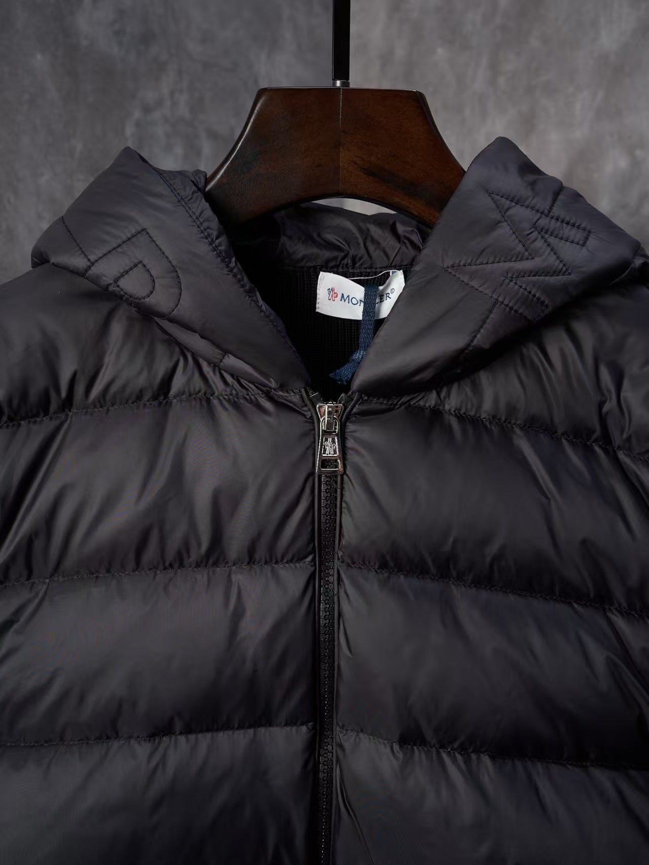 Hooded down jacket