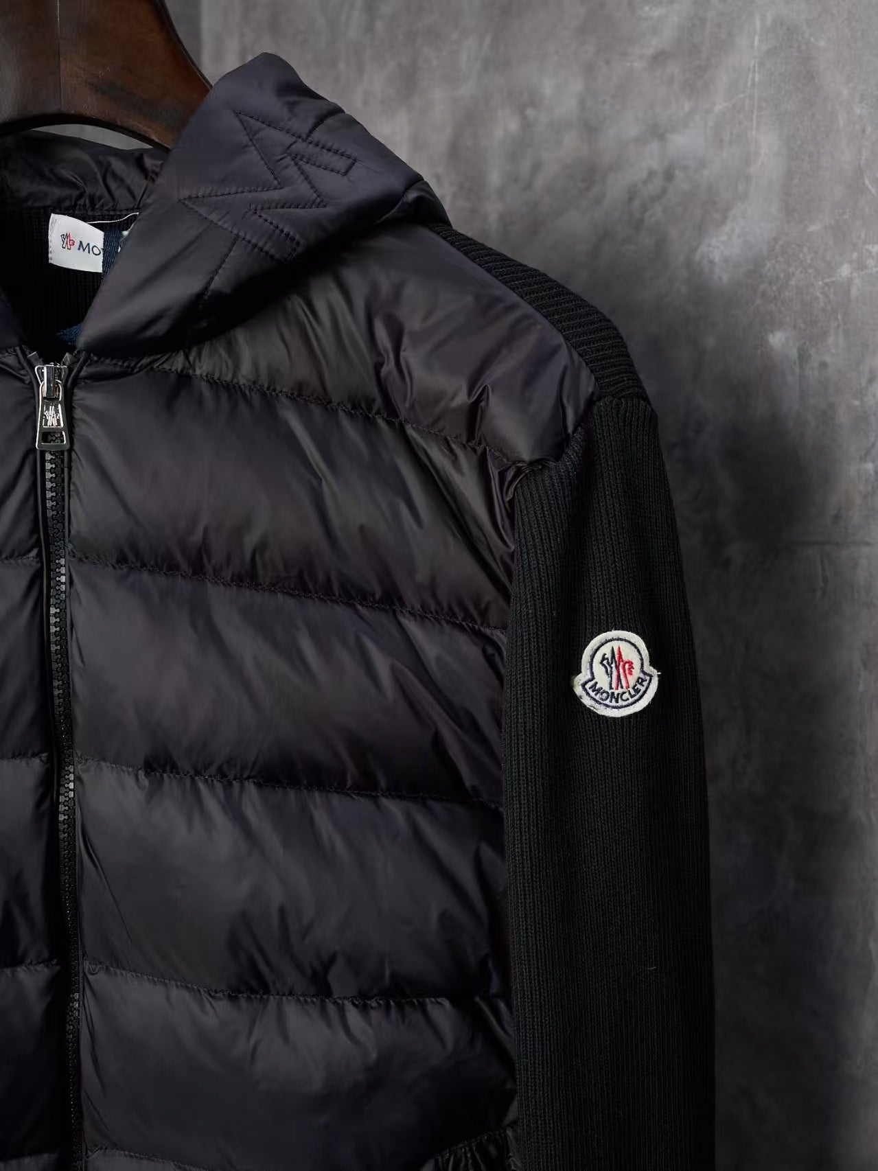 Hooded down jacket