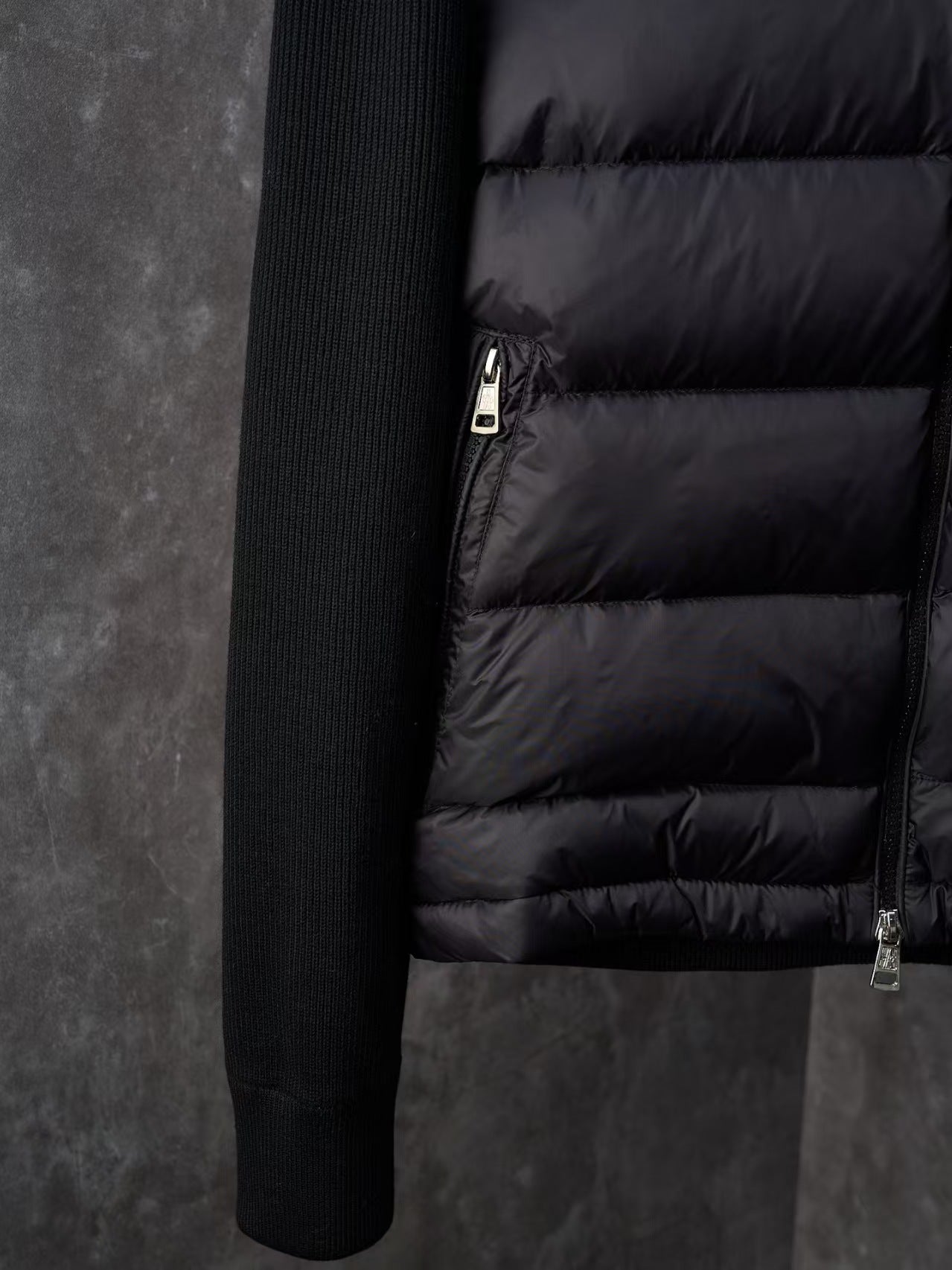 Hooded down jacket