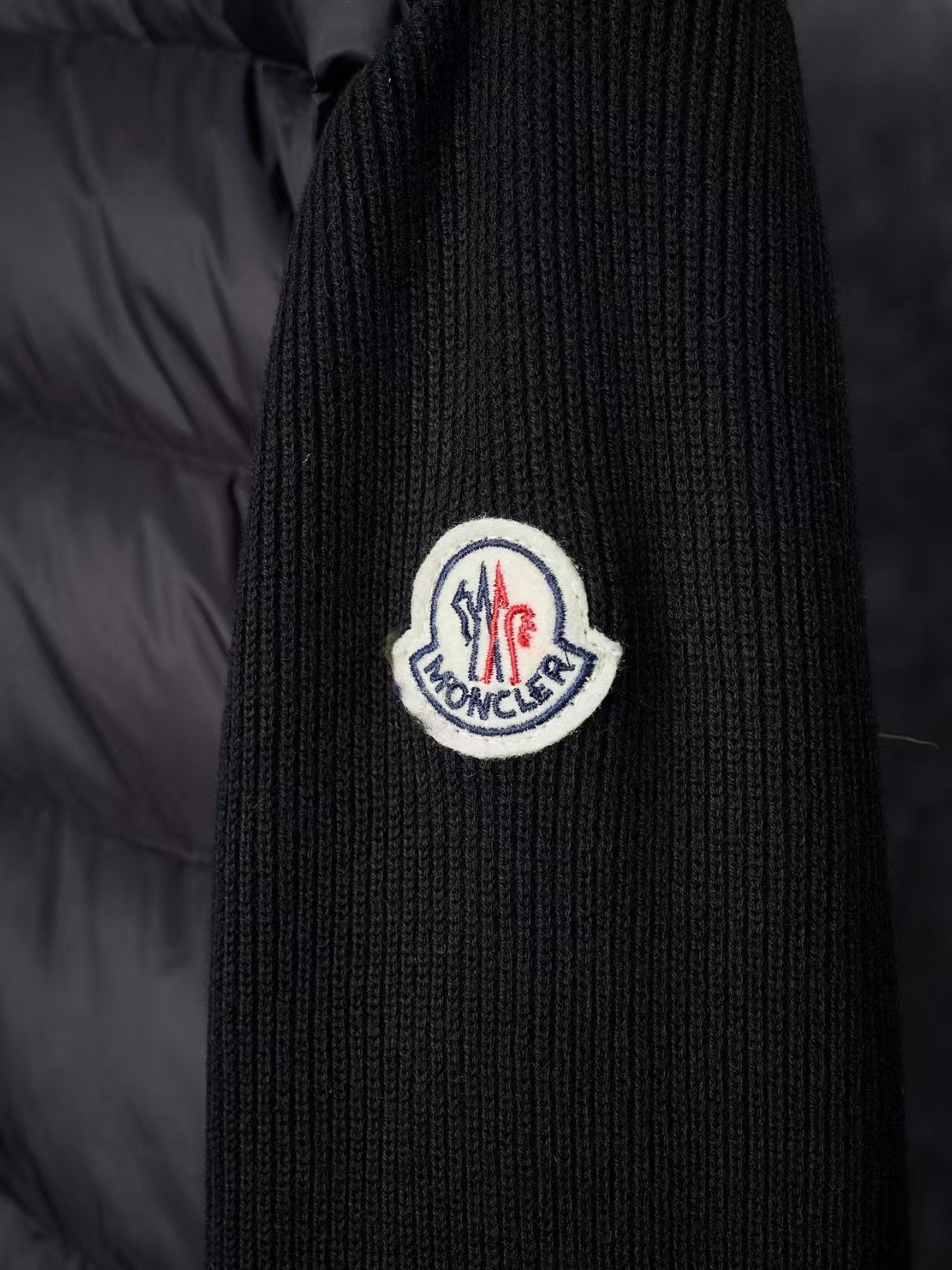 Hooded down jacket