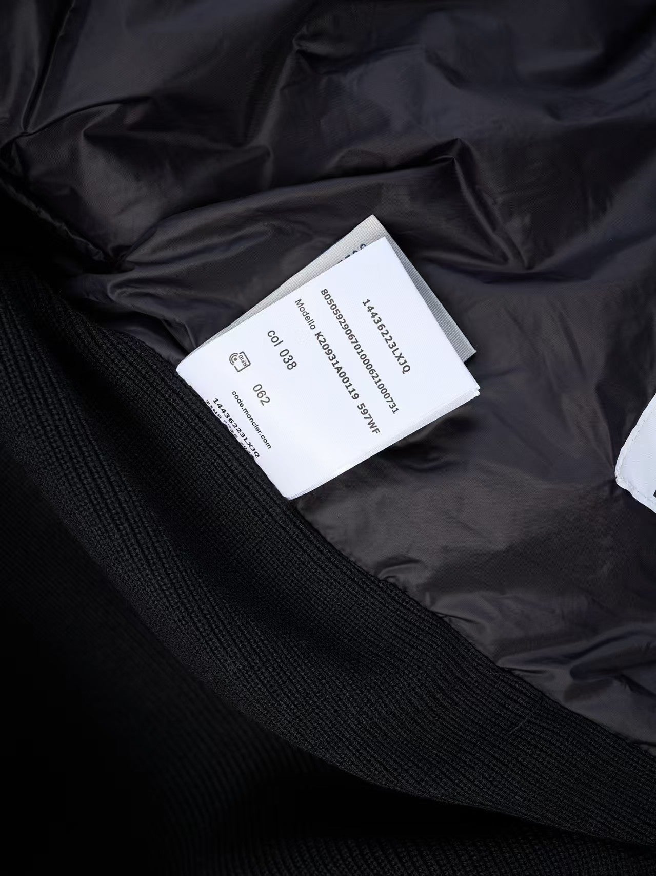 Hooded down jacket