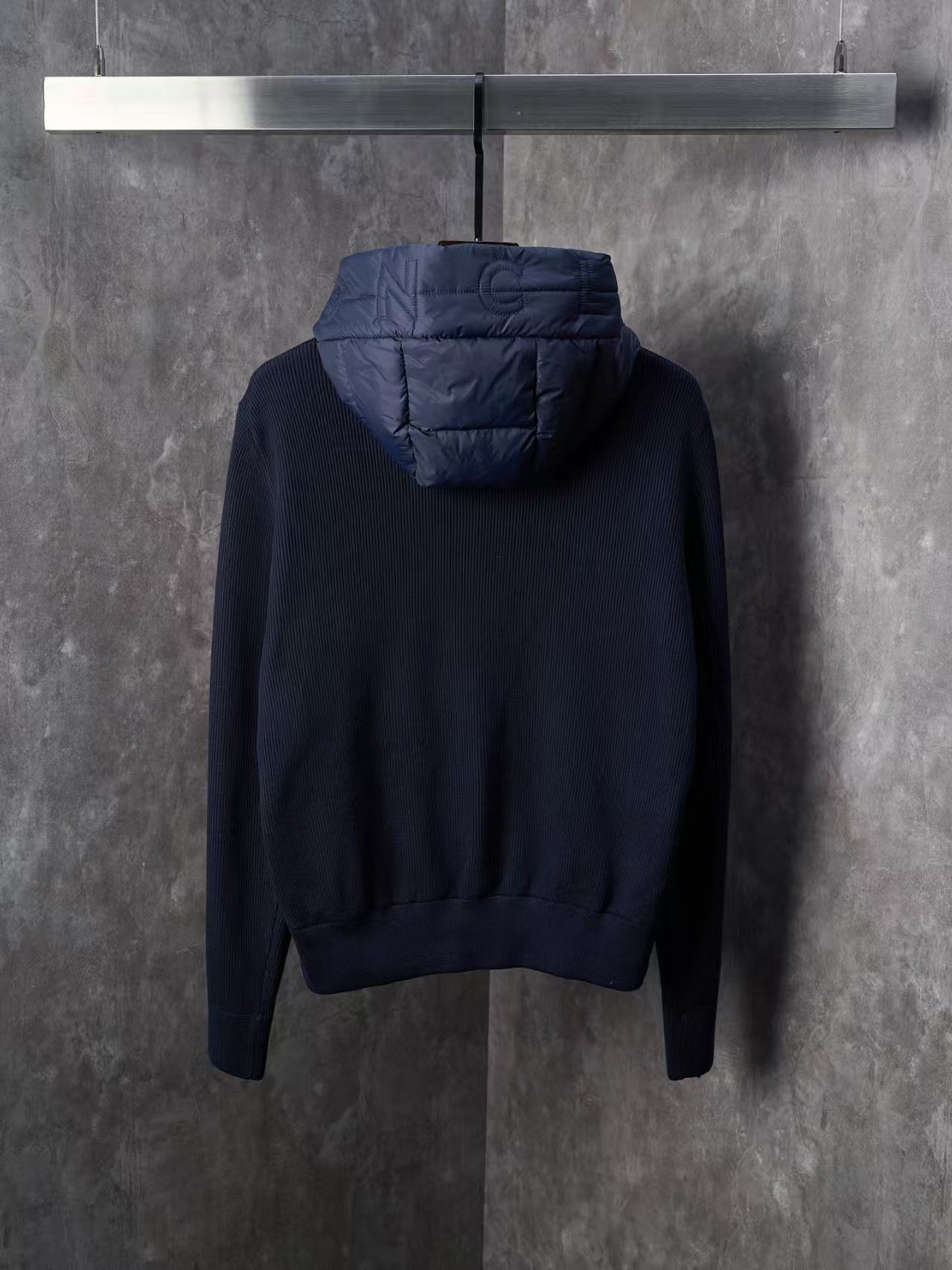 Hooded down jacket