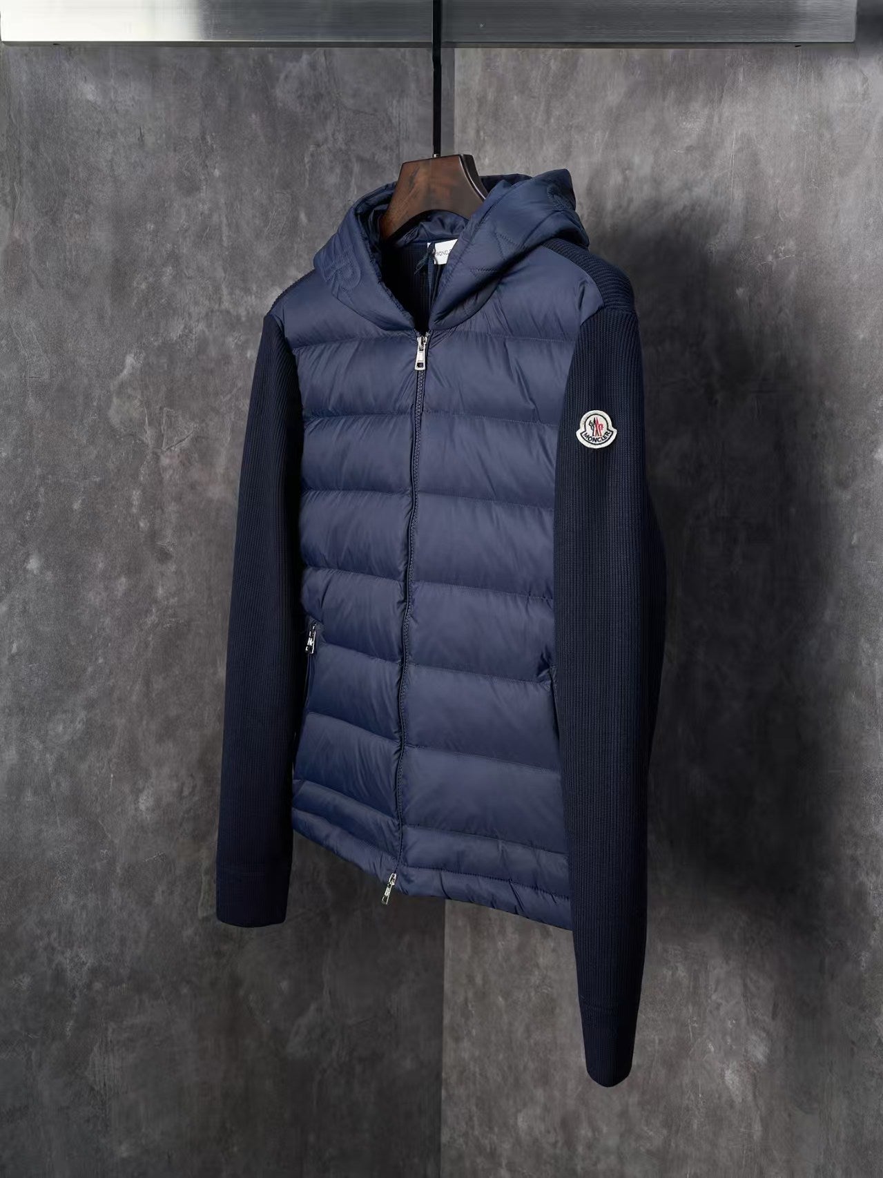 Hooded down jacket