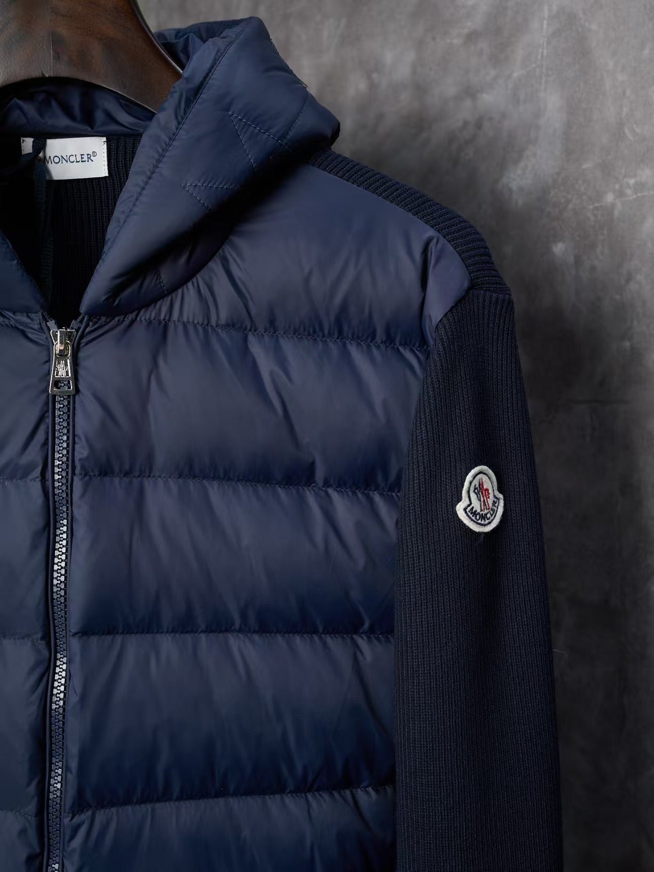 Hooded down jacket