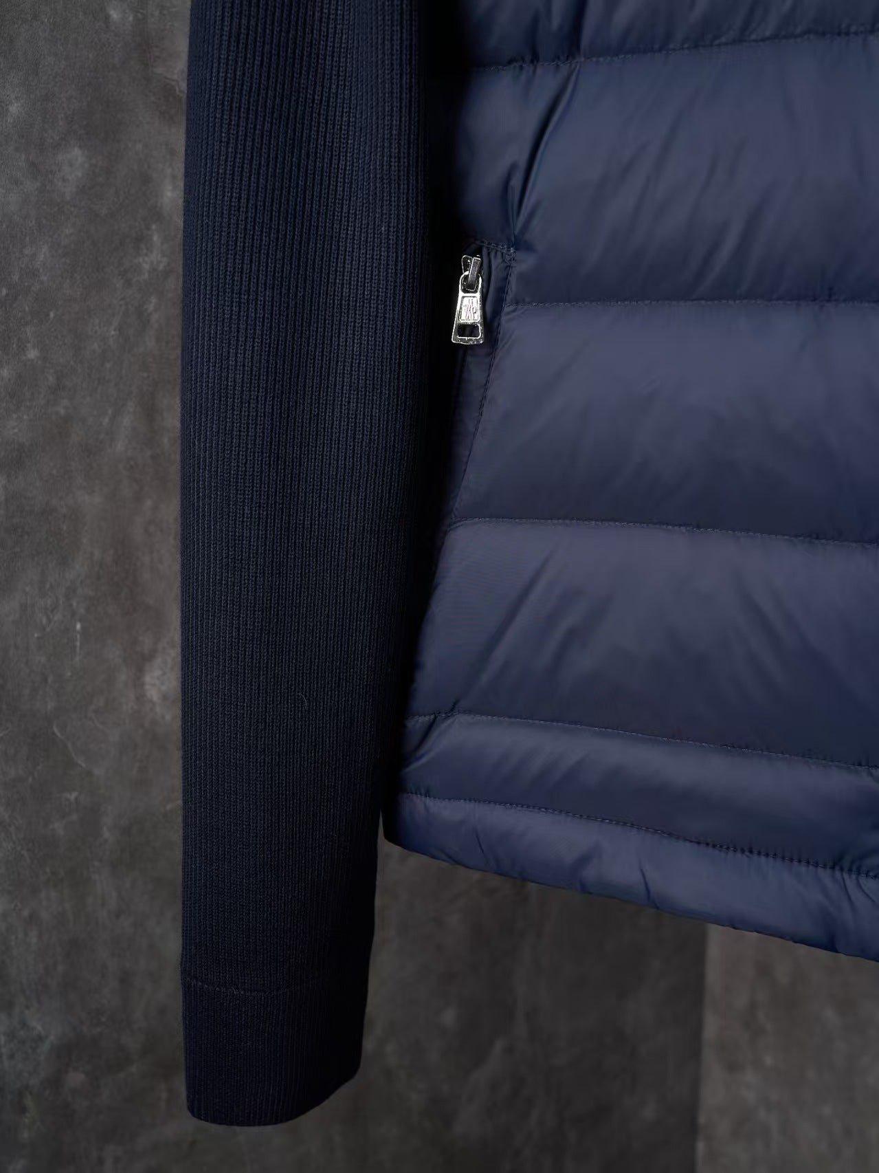 Hooded down jacket