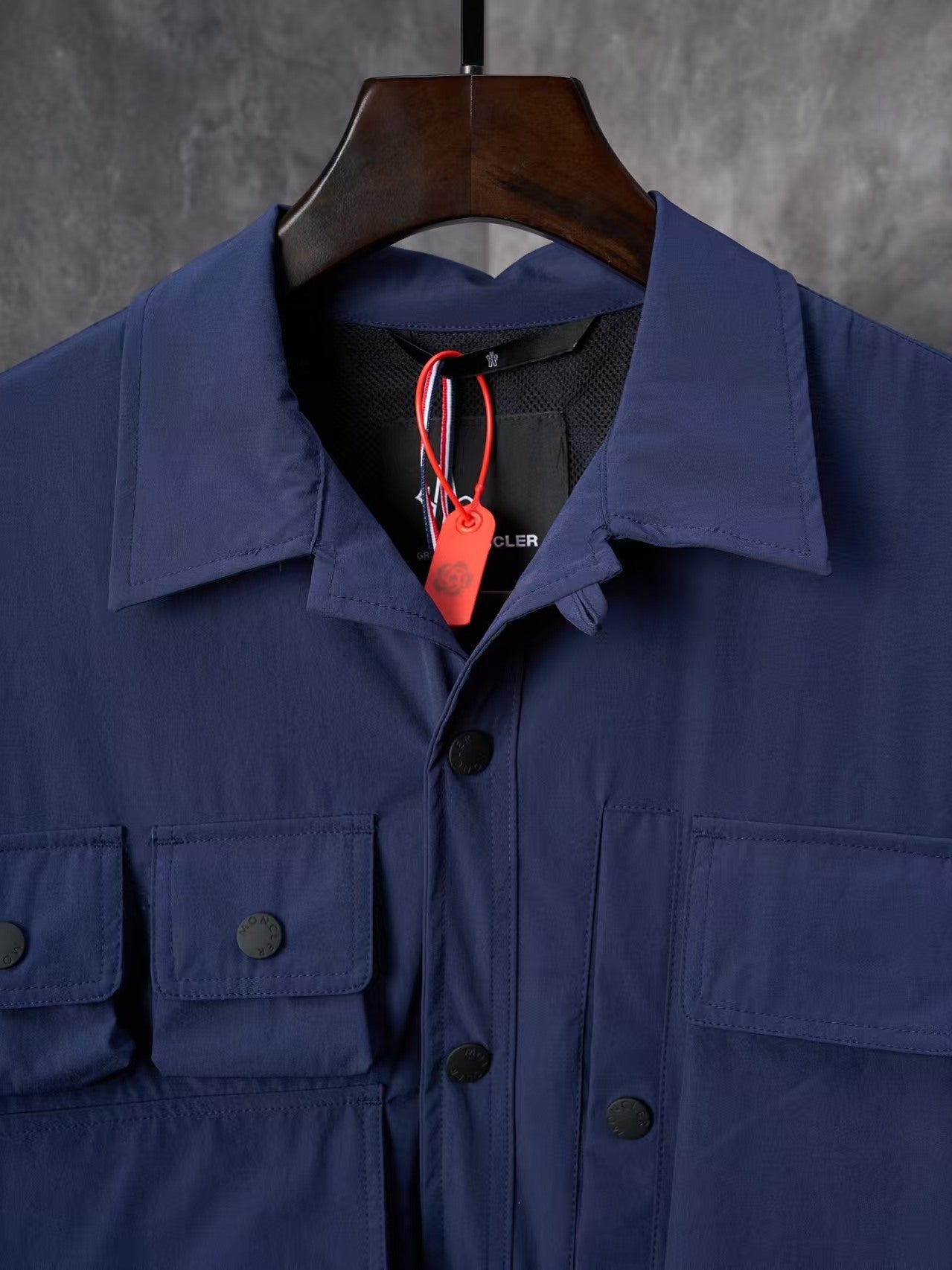 Multi pocket detachable sleeve multifunctional outdoor jacket jacket