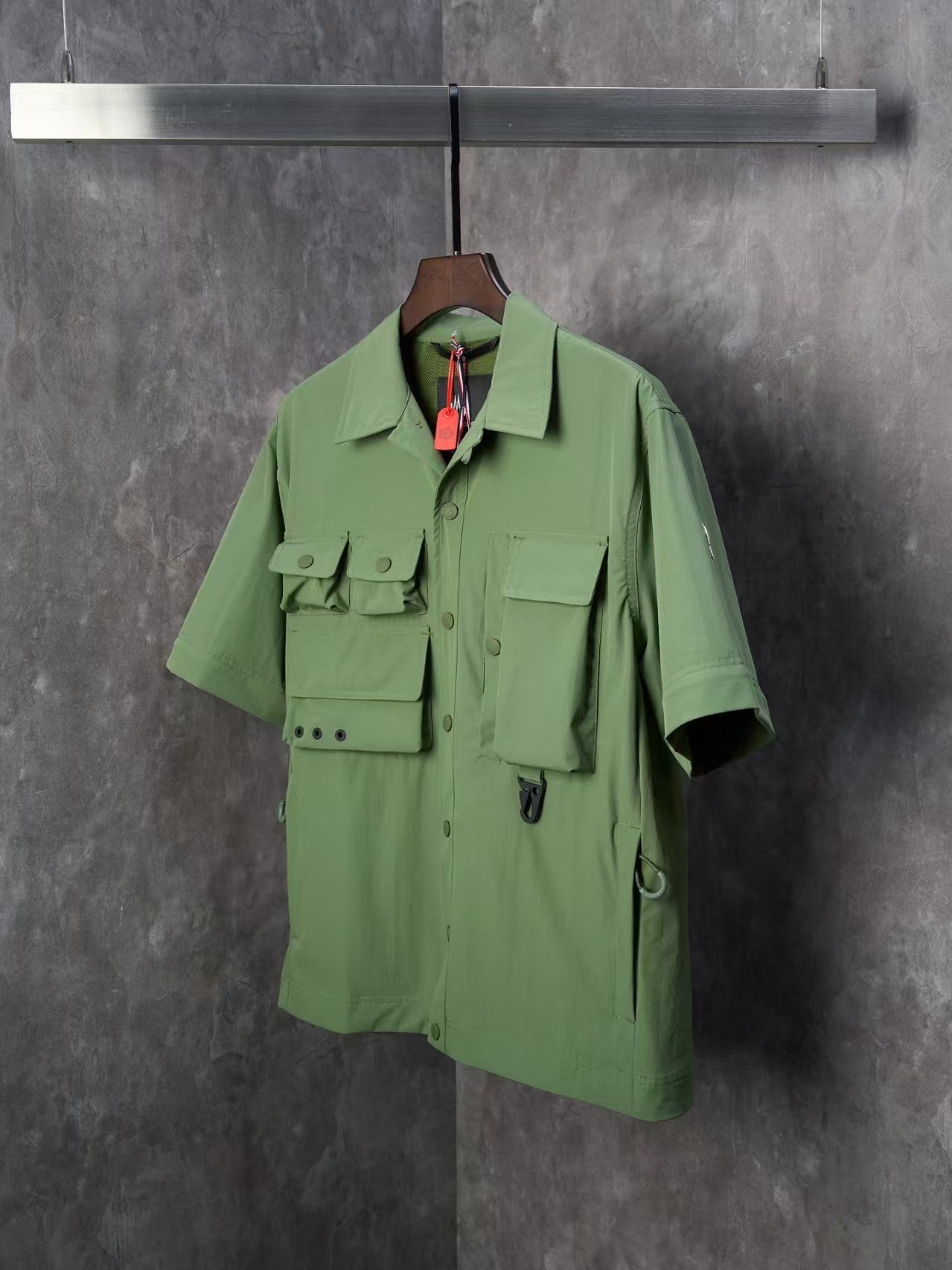 Multi pocket detachable sleeve multifunctional outdoor jacket jacket