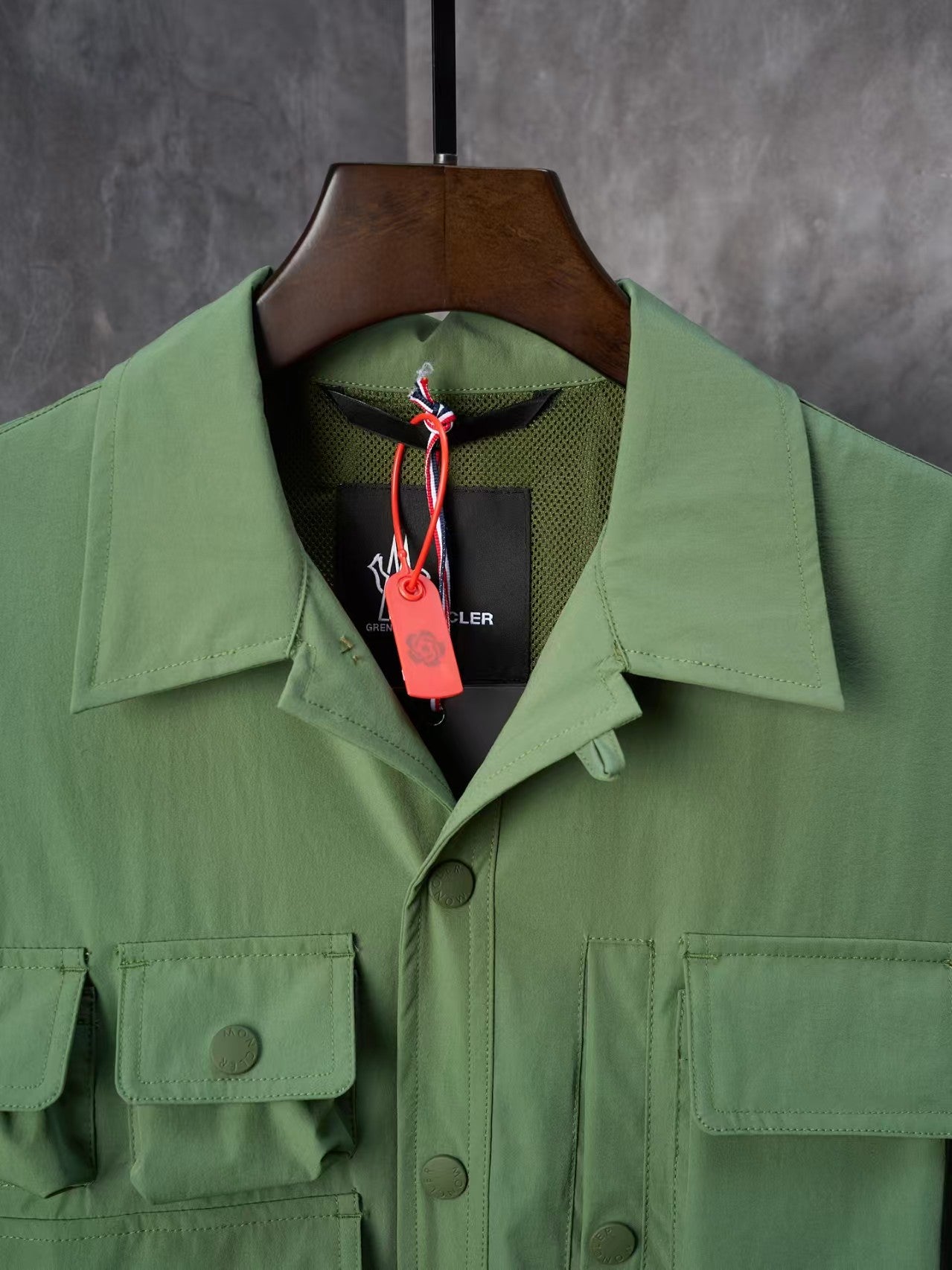 Multi pocket detachable sleeve multifunctional outdoor jacket jacket
