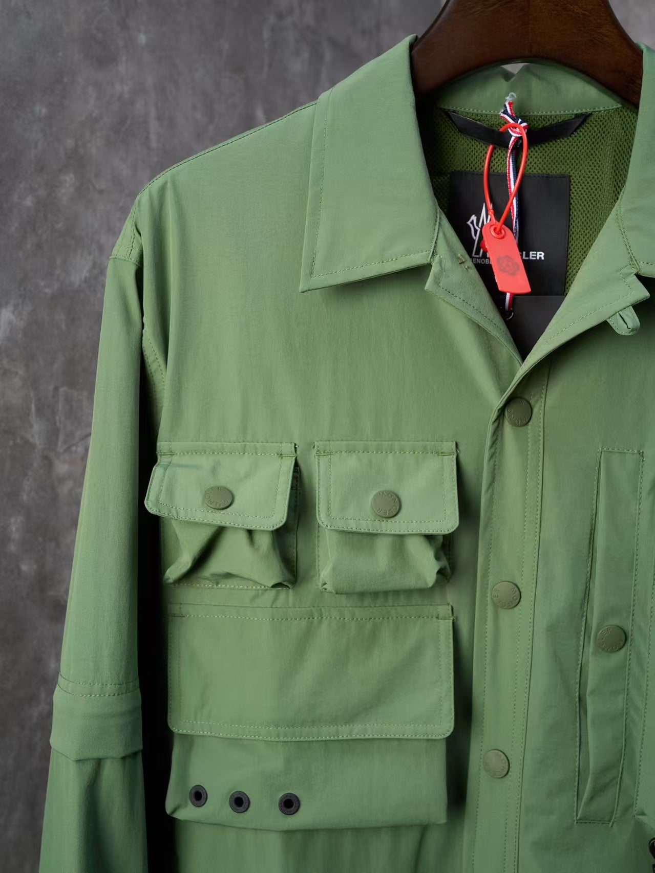 Multi pocket detachable sleeve multifunctional outdoor jacket jacket