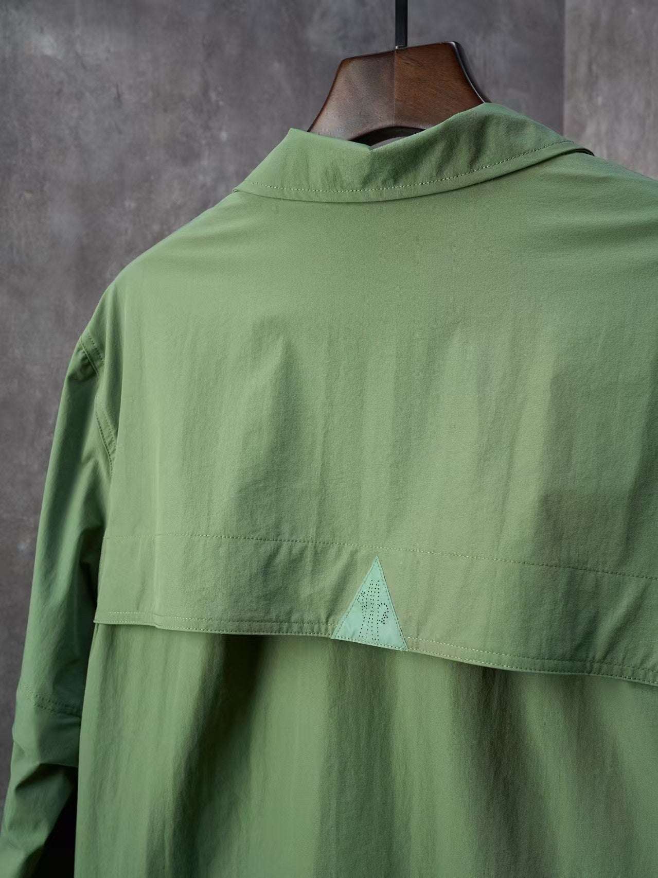 Multi pocket detachable sleeve multifunctional outdoor jacket jacket