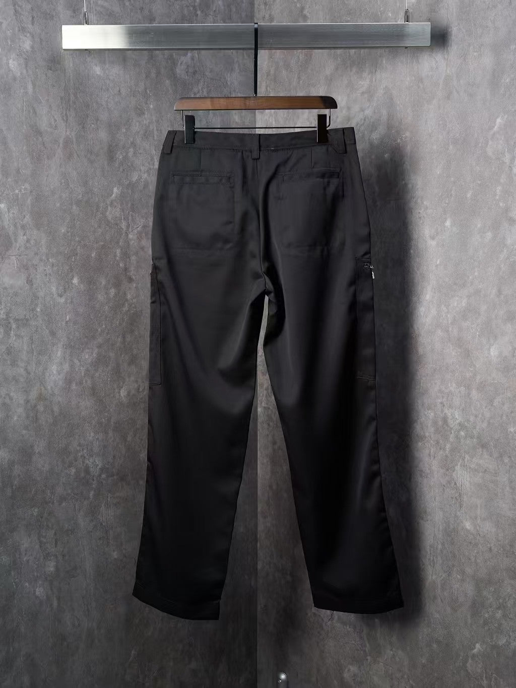New embroidered pocket zipper work pants