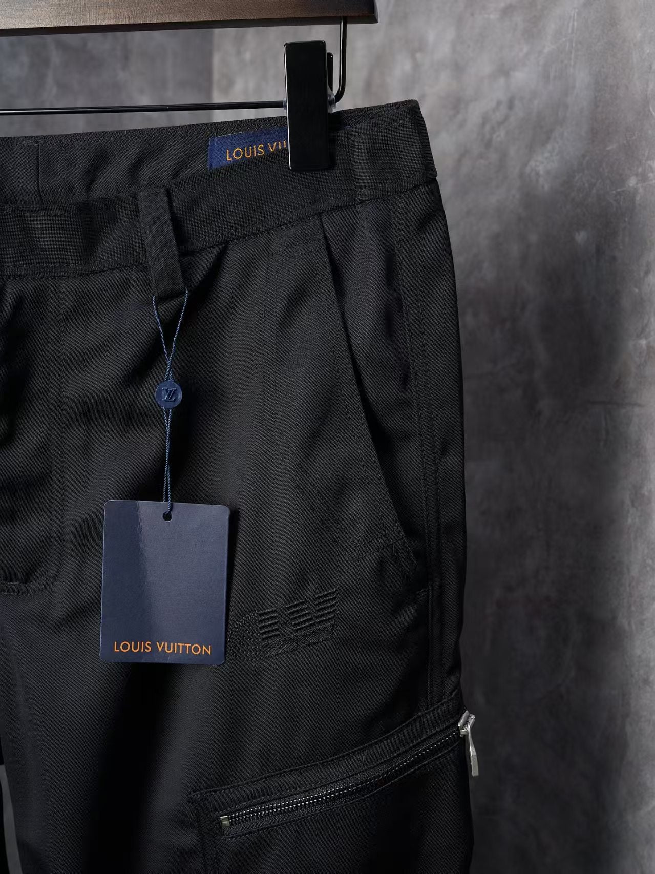 New embroidered pocket zipper work pants