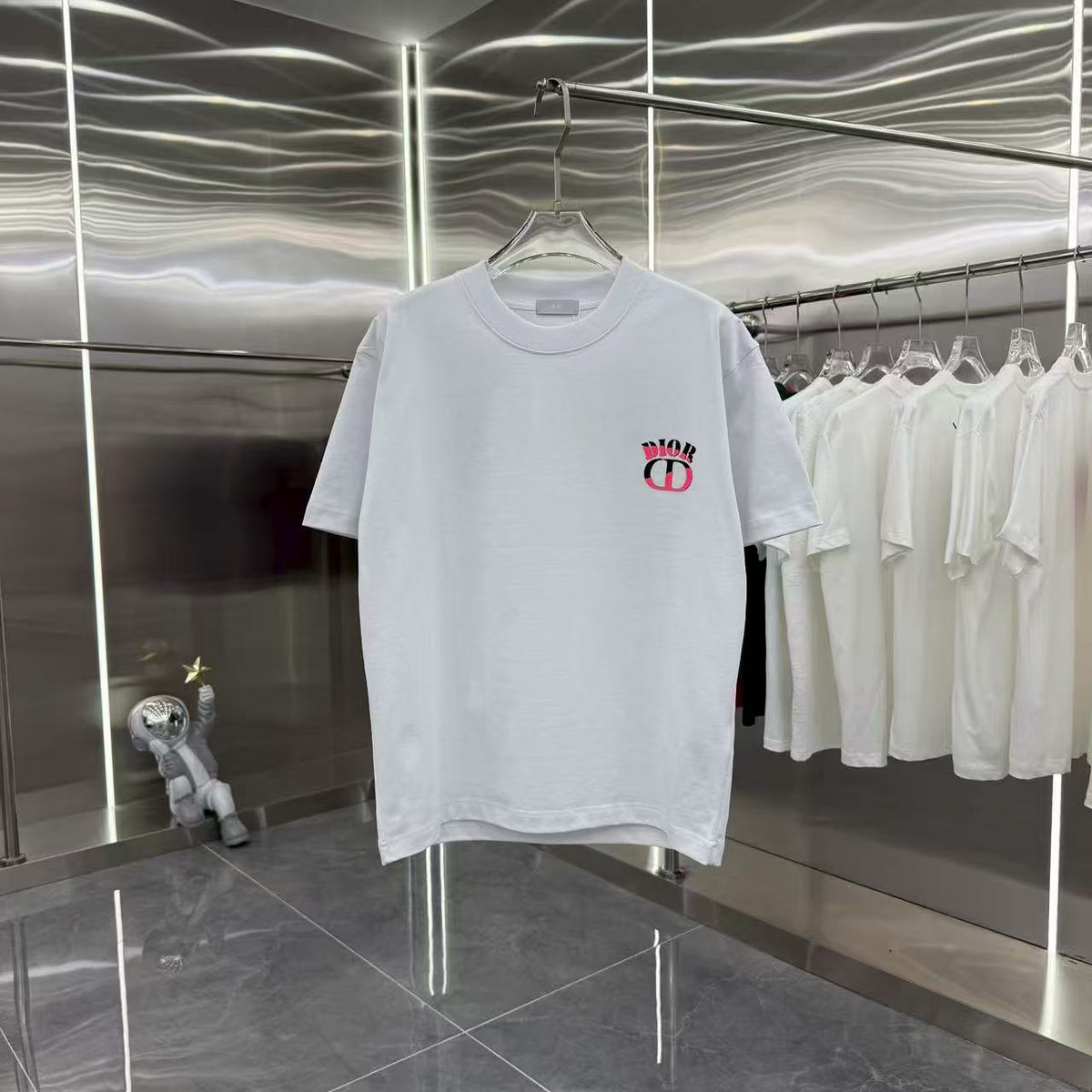 New round neck T-shirt