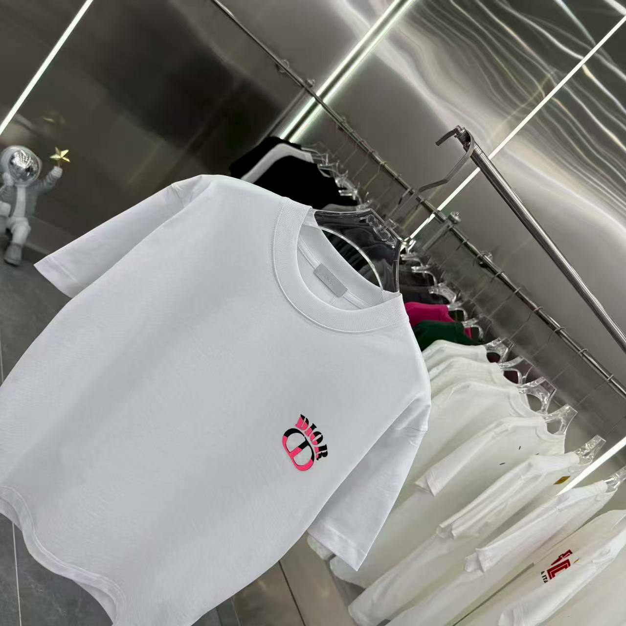 New round neck T-shirt