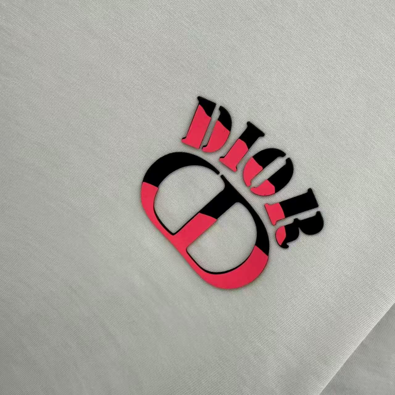 New round neck T-shirt