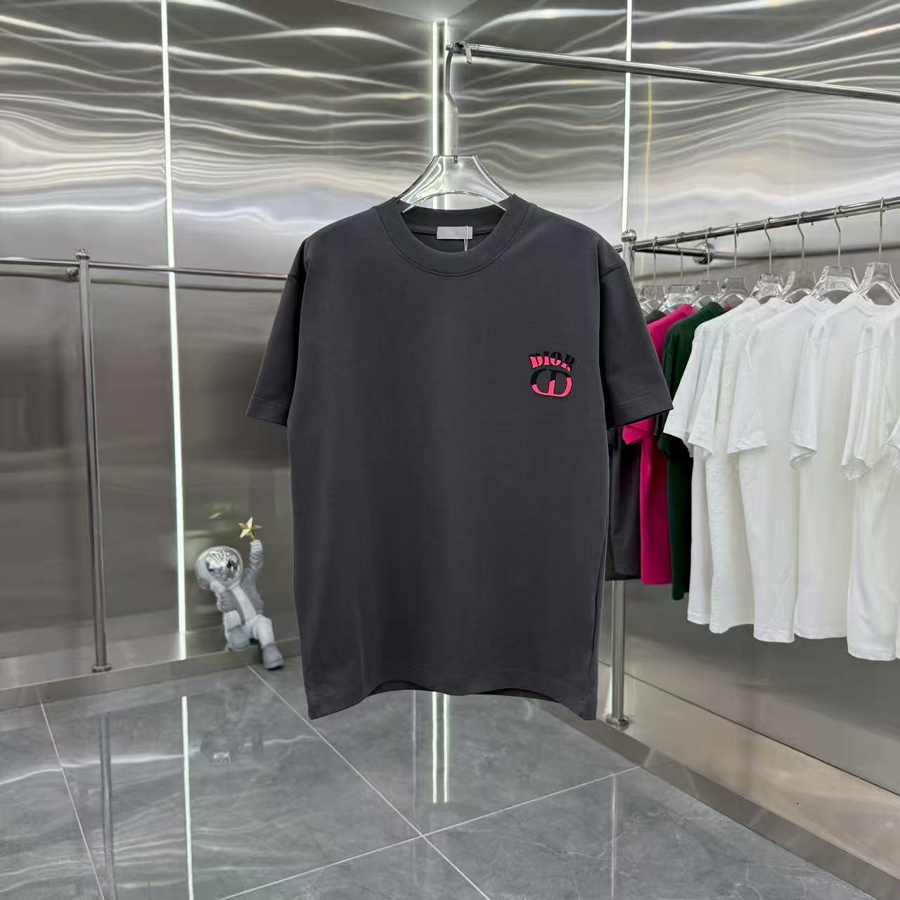 New round neck T-shirt