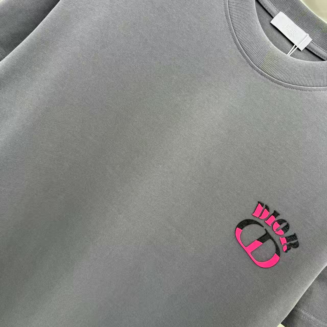 New round neck T-shirt