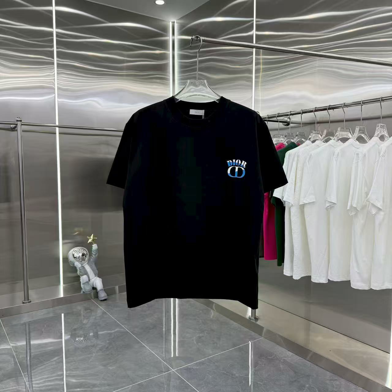 New round neck T-shirt