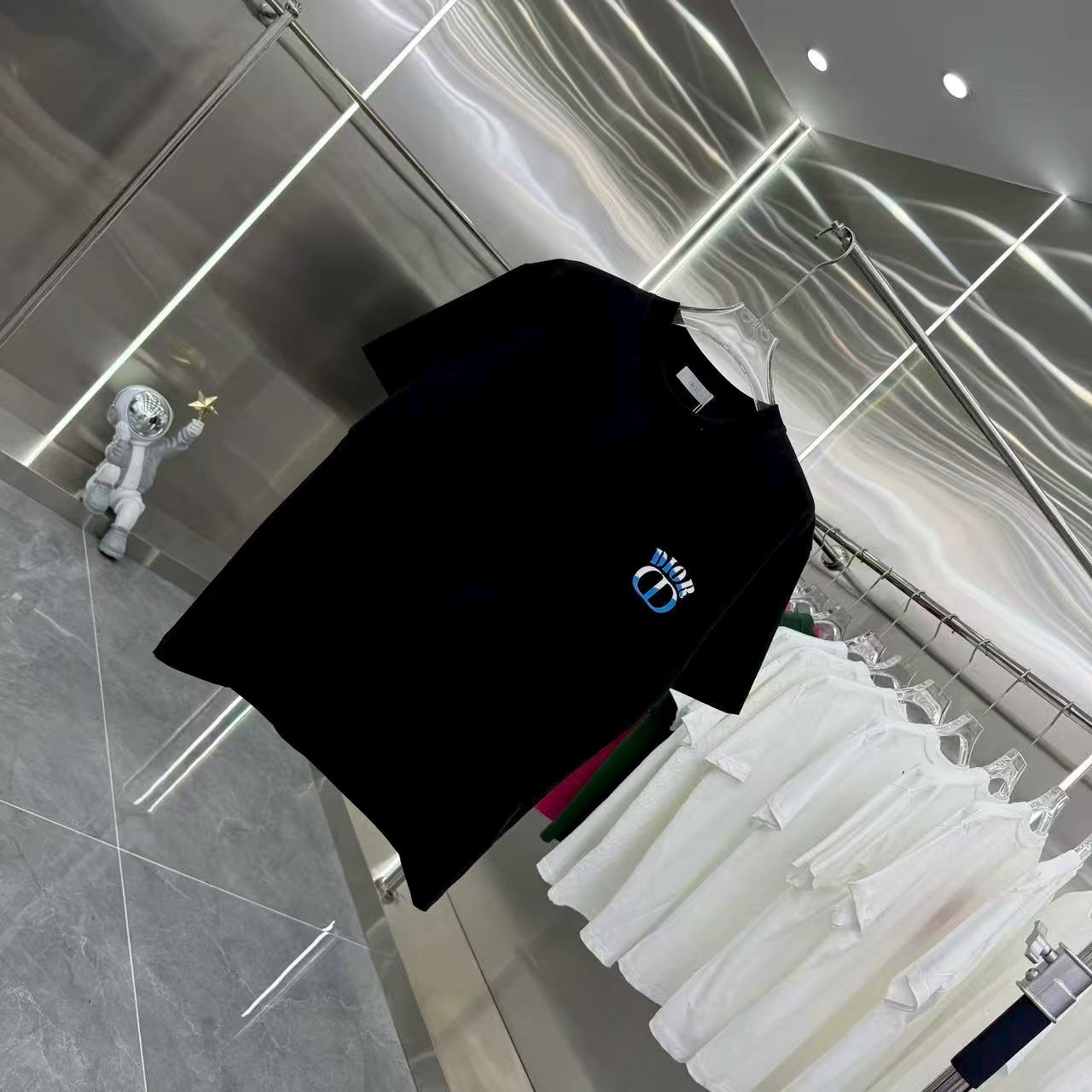 New round neck T-shirt