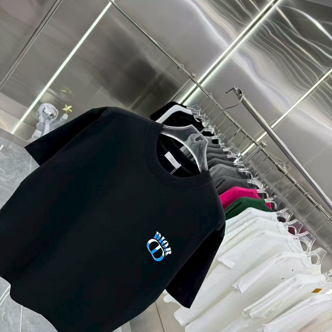 New round neck T-shirt