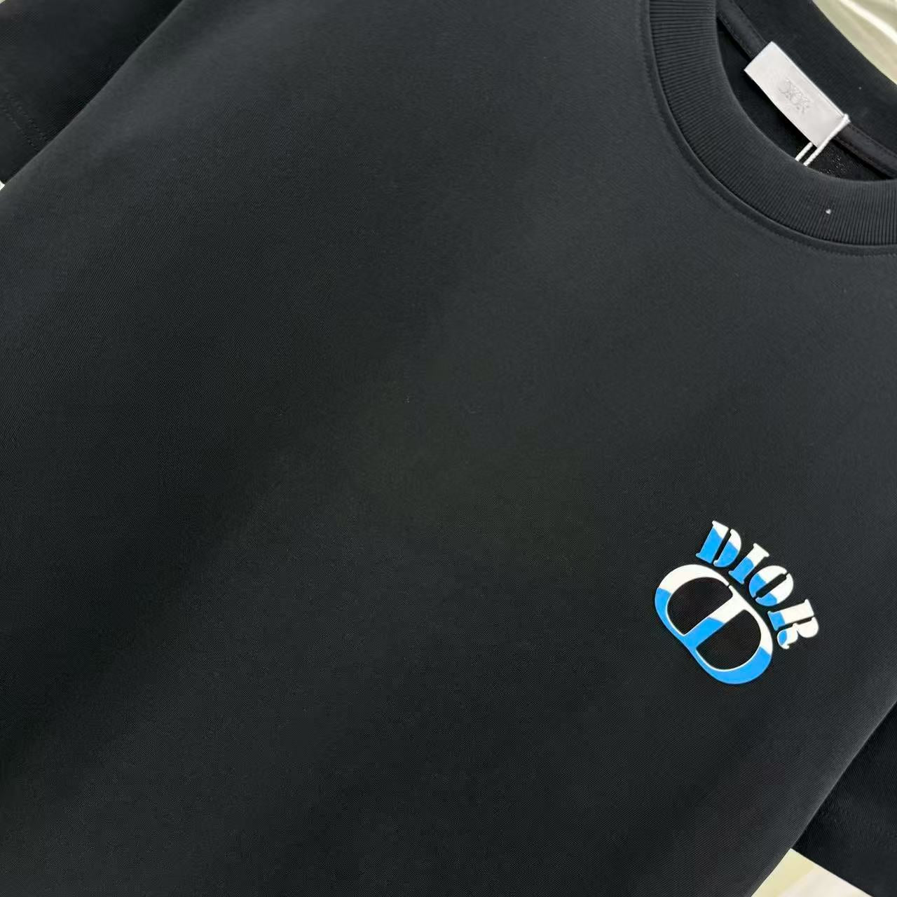 New round neck T-shirt