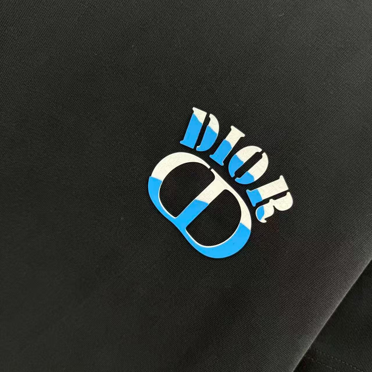 New round neck T-shirt
