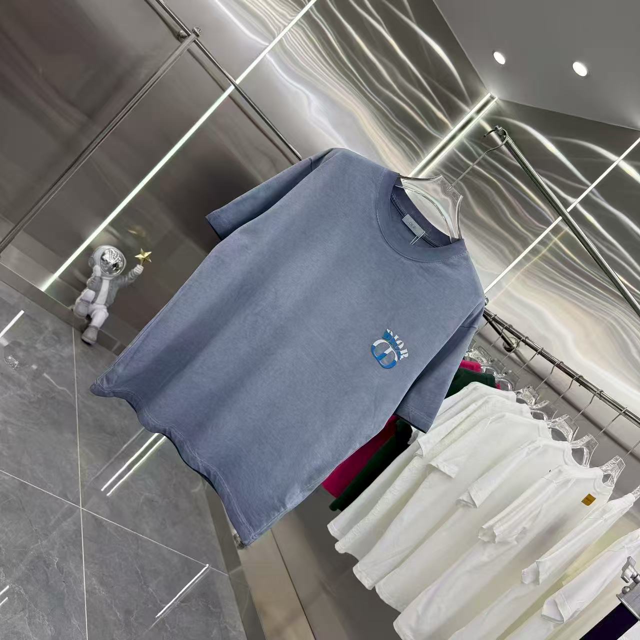 New round neck T-shirt