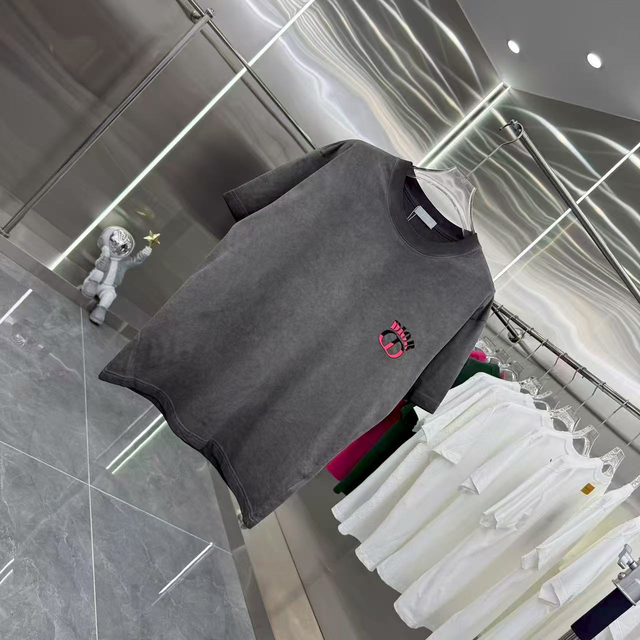 New round neck T-shirt