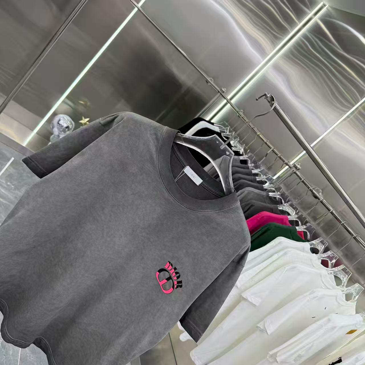 New round neck T-shirt