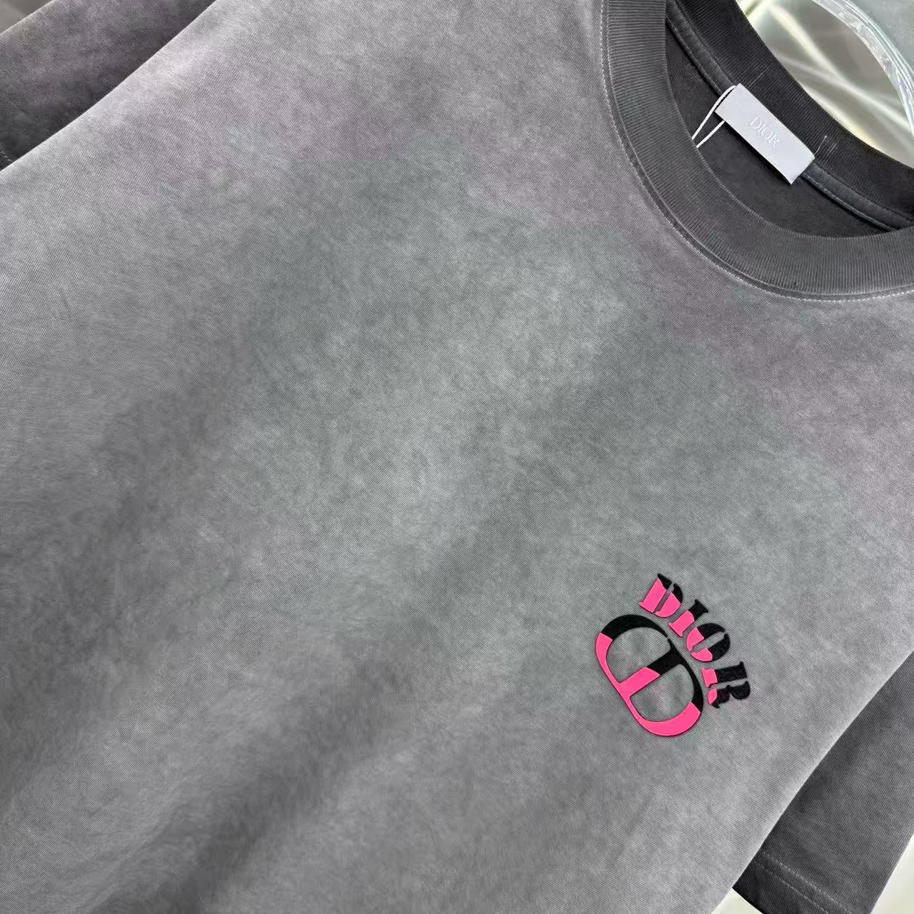 New round neck T-shirt