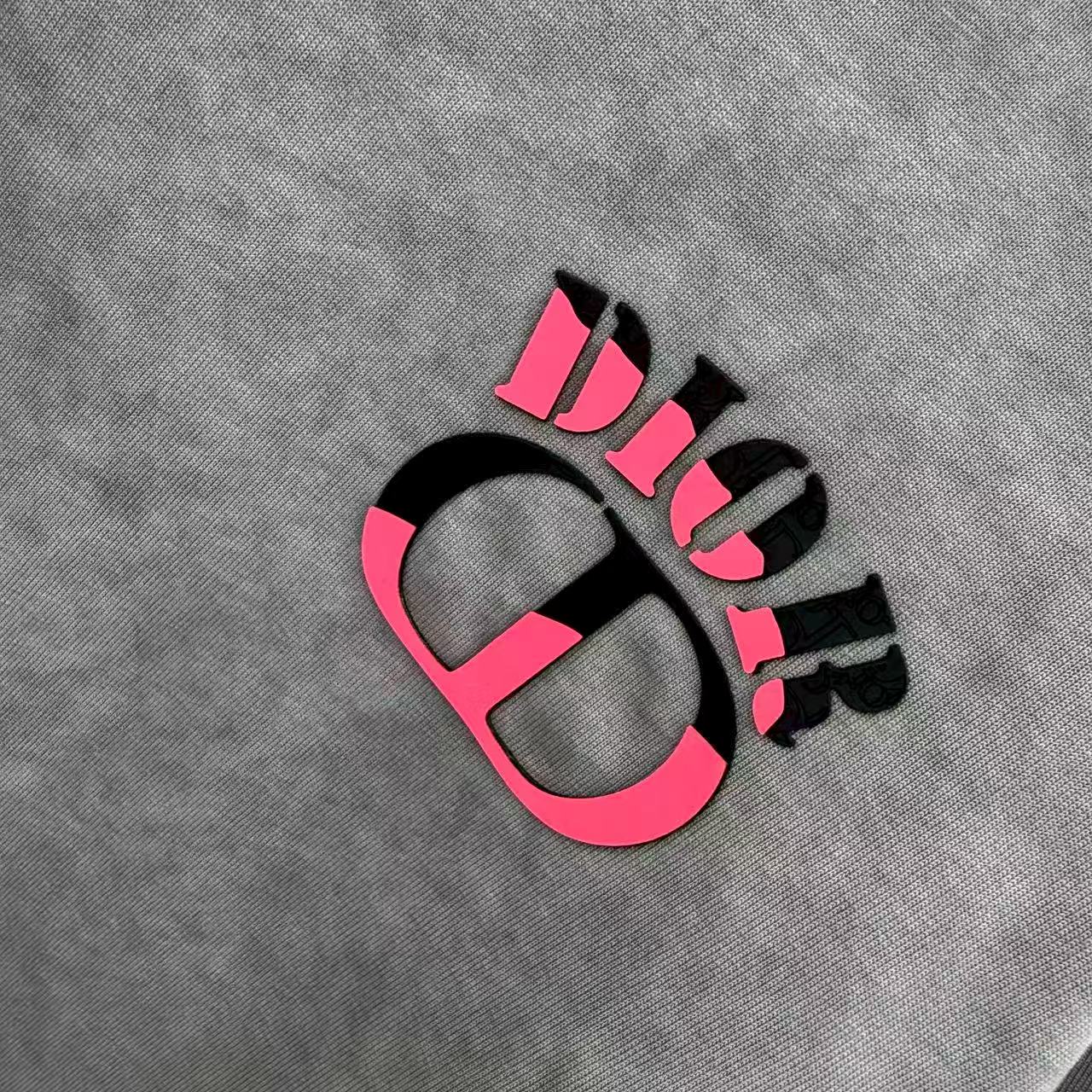 New round neck T-shirt