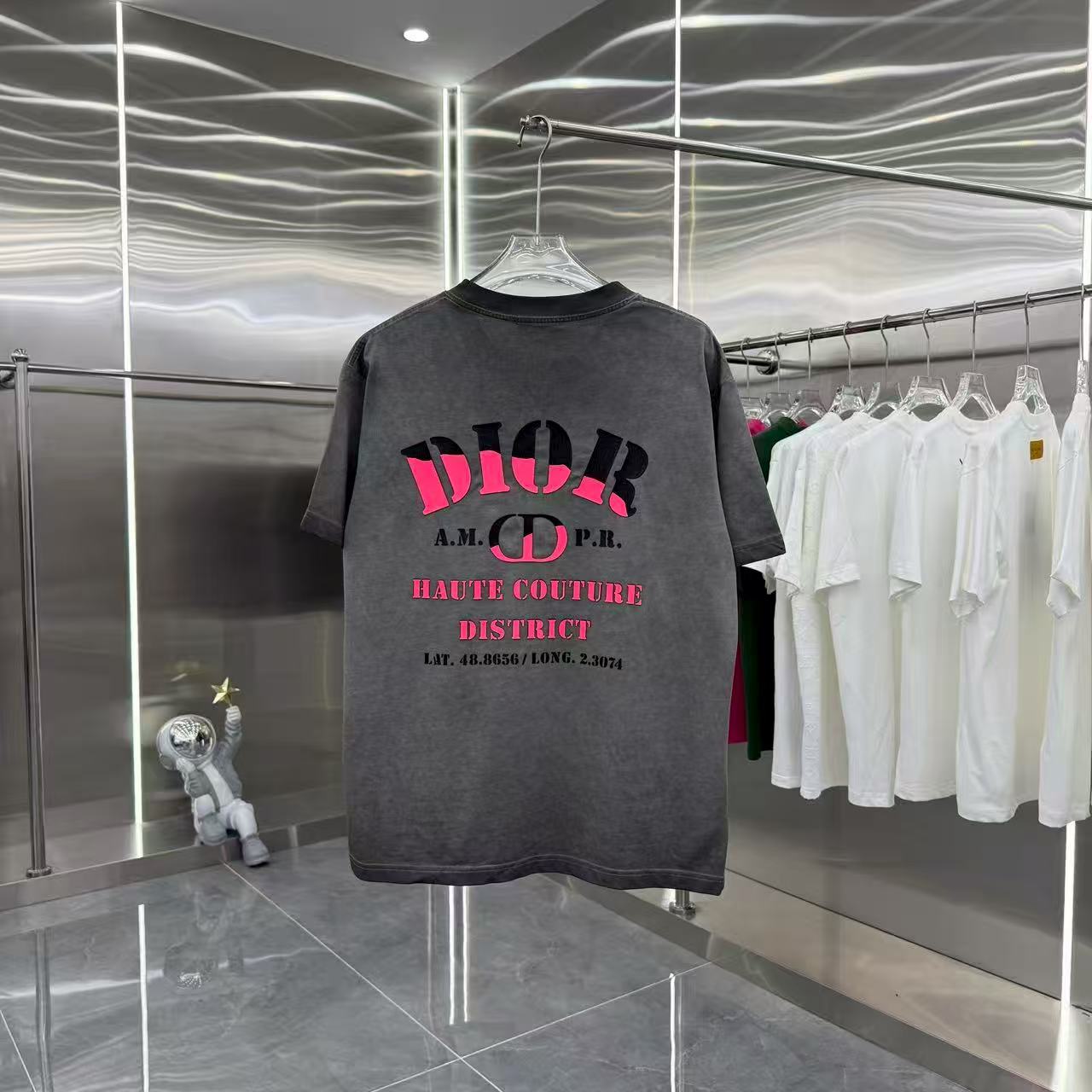 New round neck T-shirt