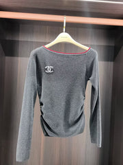 Cross shoulder knitted base shirt