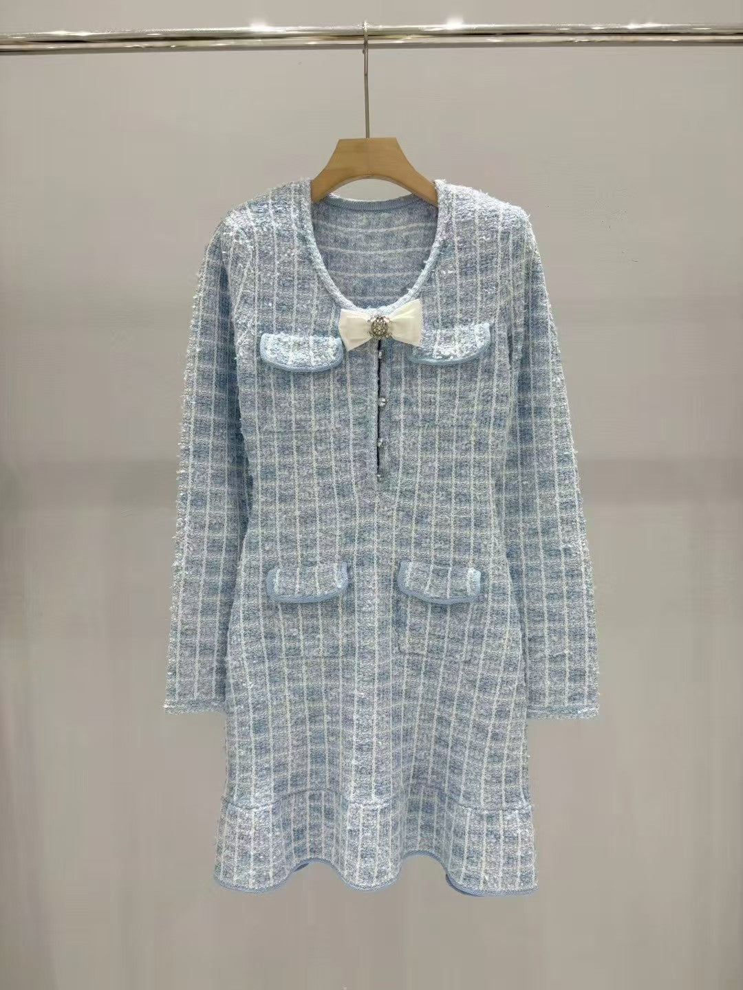 New blue mixed color long sleeved knitted dress