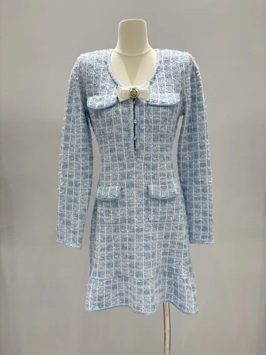New blue mixed color long sleeved knitted dress